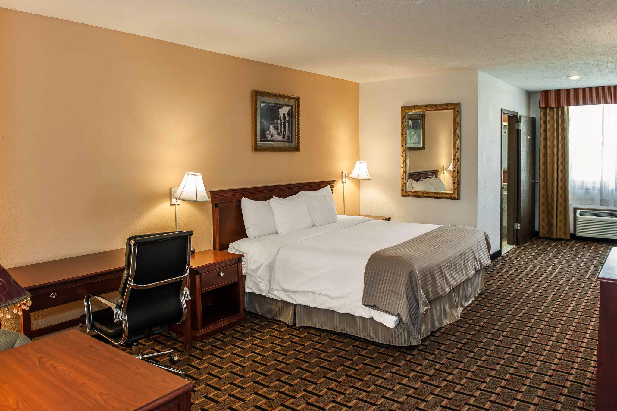 Travelodge By Wyndham Indianapolis Speedway Εξωτερικό φωτογραφία