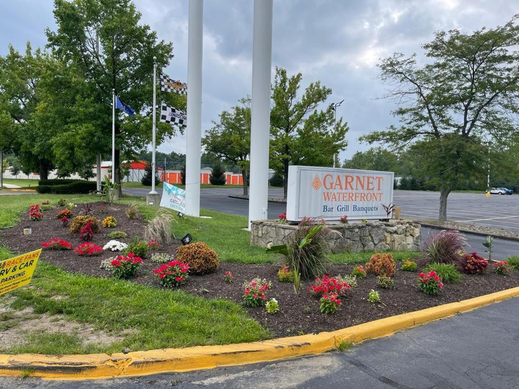 Travelodge By Wyndham Indianapolis Speedway Εξωτερικό φωτογραφία