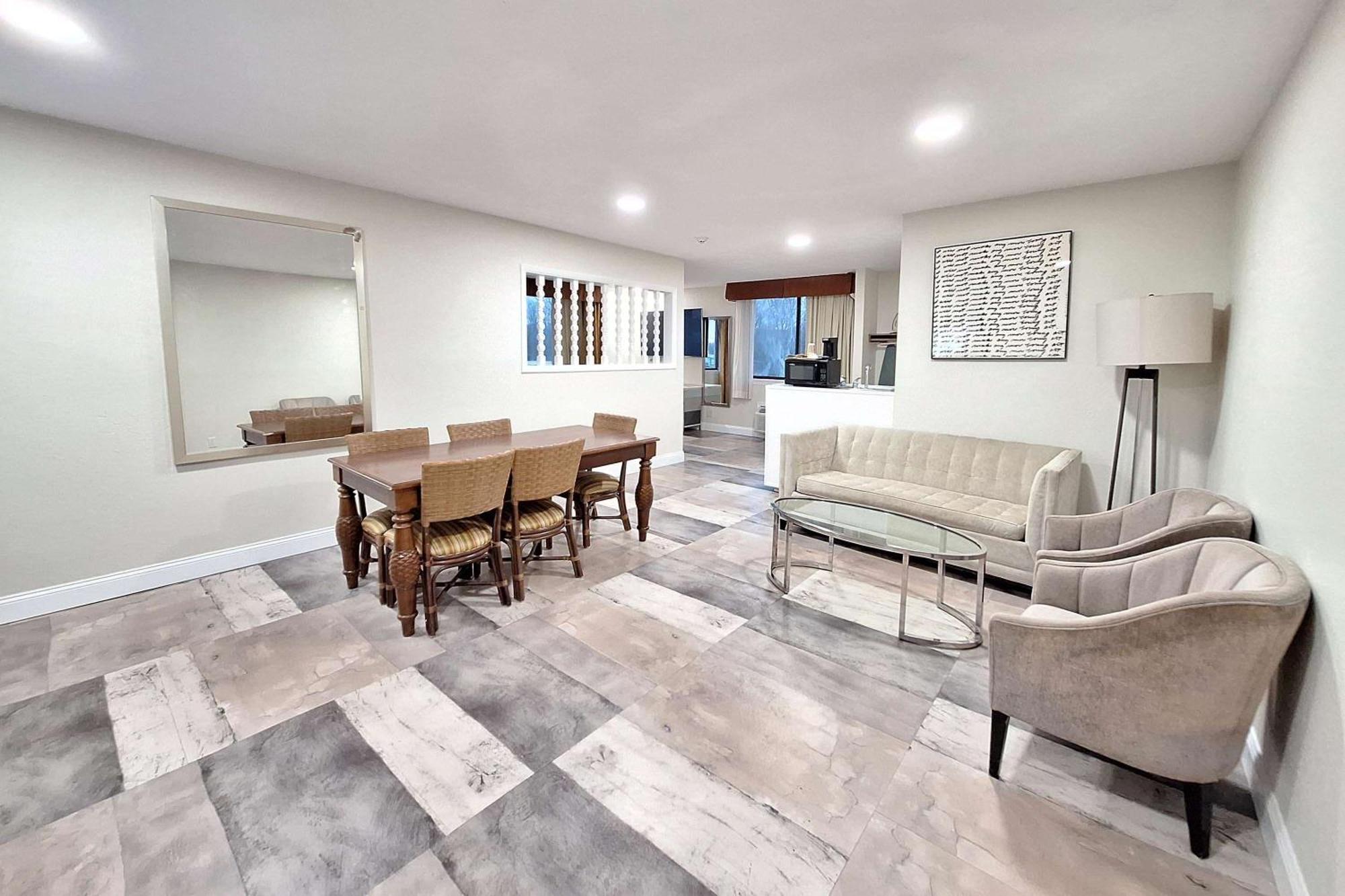 Travelodge By Wyndham Indianapolis Speedway Εξωτερικό φωτογραφία