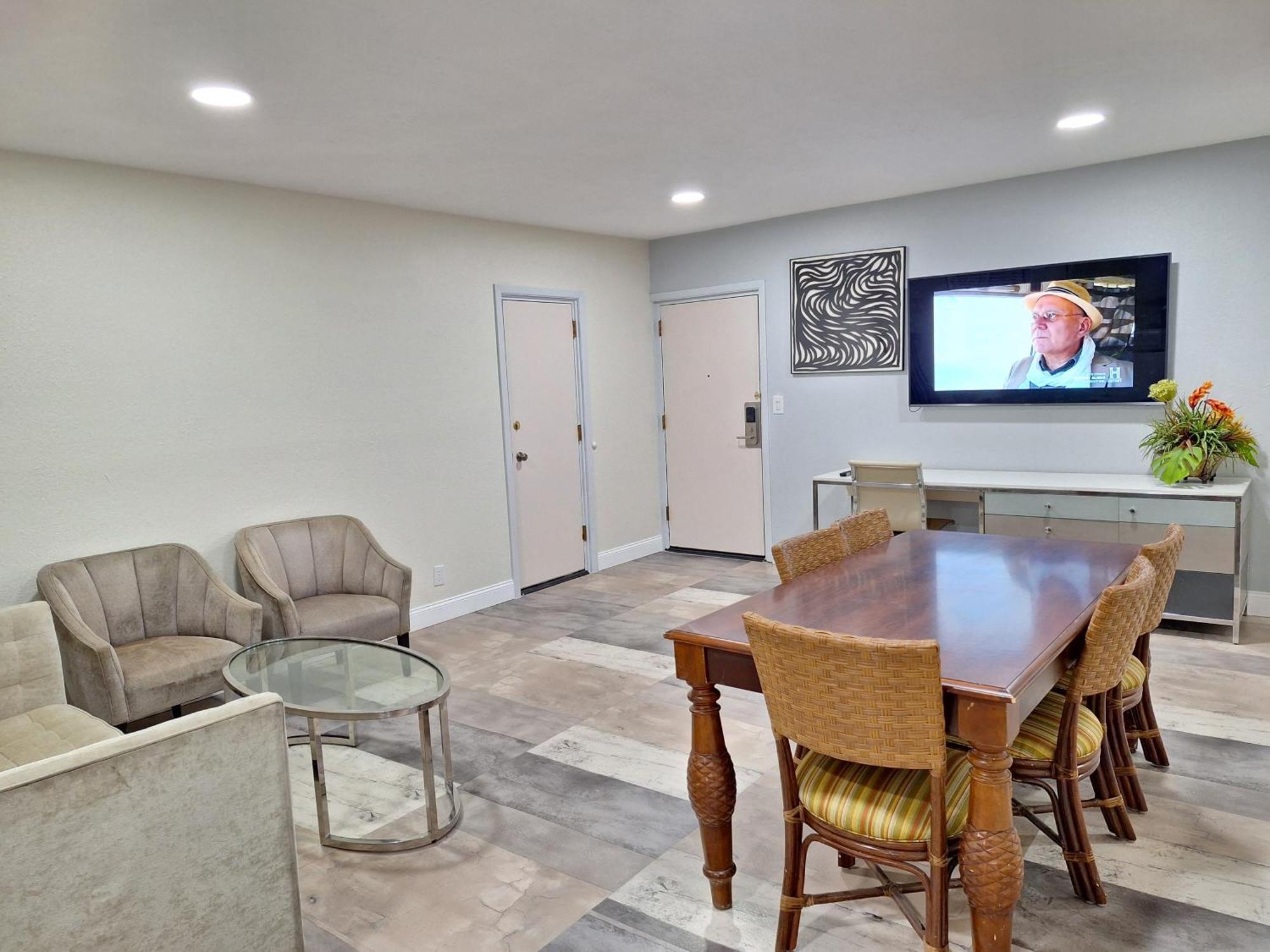 Travelodge By Wyndham Indianapolis Speedway Εξωτερικό φωτογραφία